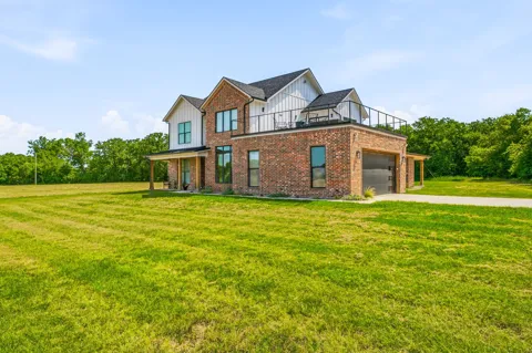 3685 Farm Road 205