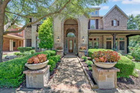 8572 Rochdale Court