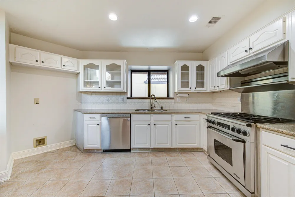12311 Brighton Lane Meadows Place, TX 77477