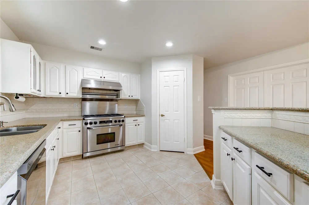 12311 Brighton Lane Meadows Place, TX 77477