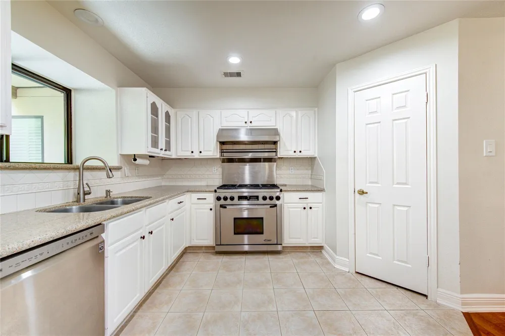 12311 Brighton Lane Meadows Place, TX 77477