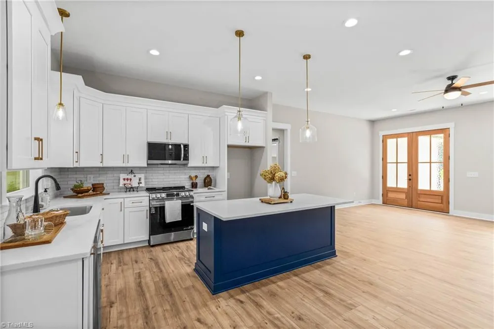 1807 Bramblewood Trail Pfafftown, NC 27040
