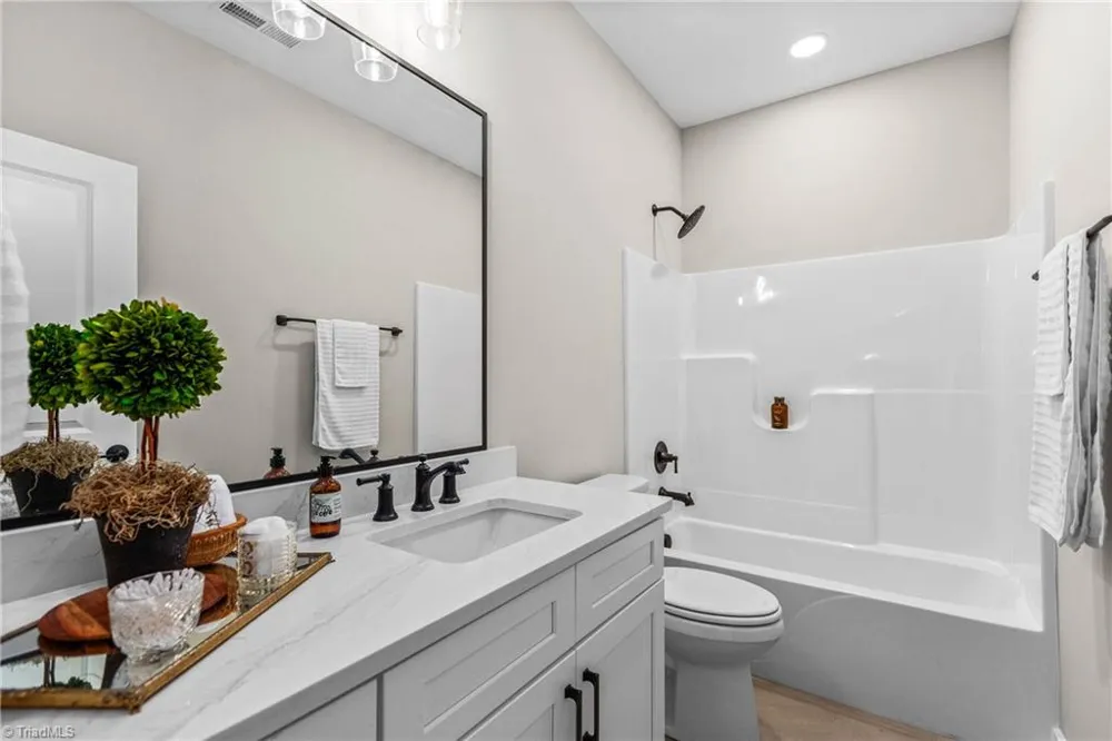 1807 Bramblewood Trail Pfafftown, NC 27040