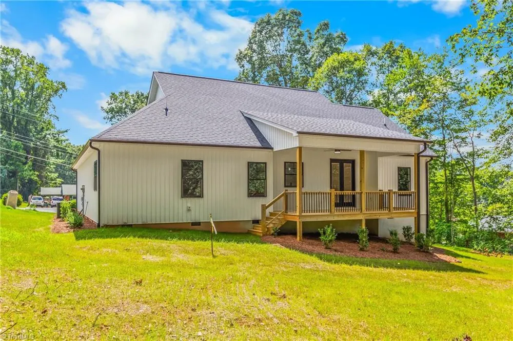1807 Bramblewood Trail Pfafftown, NC 27040
