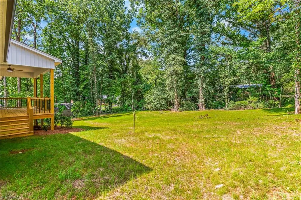 1807 Bramblewood Trail Pfafftown, NC 27040