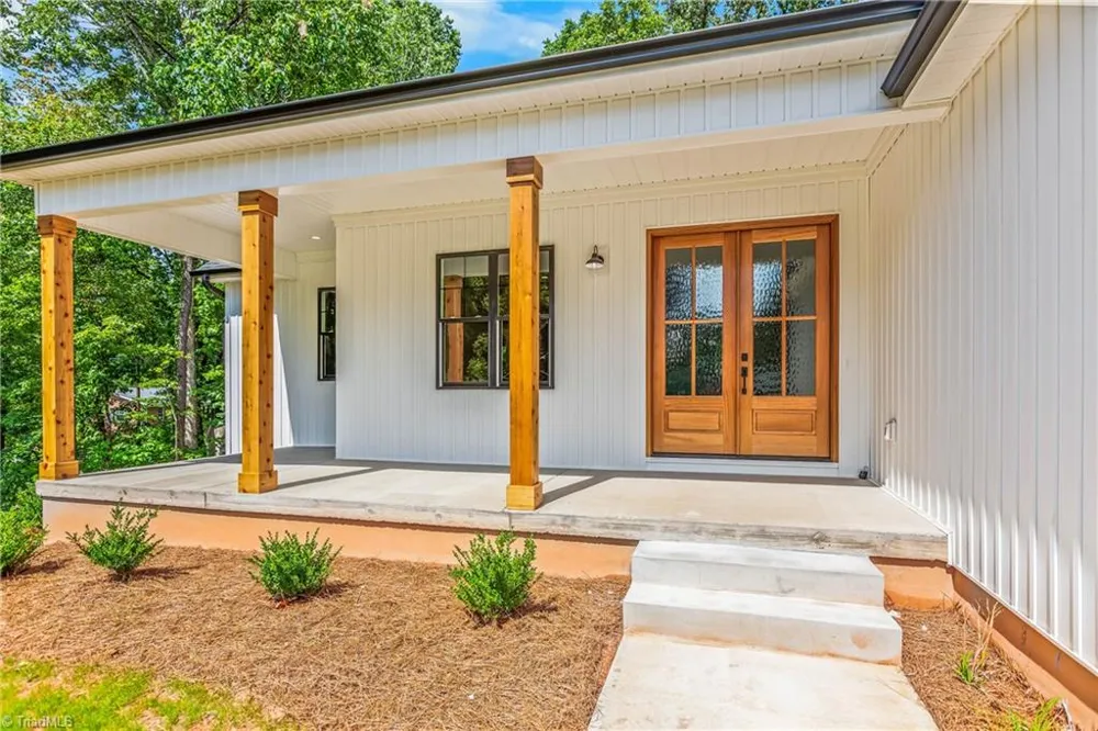 1807 Bramblewood Trail Pfafftown, NC 27040