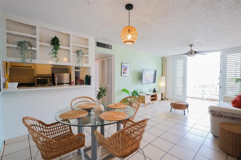 5349 AVE. ISLA VERDE #601 Carolina, PR 00979