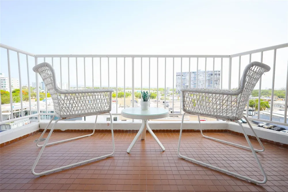 5349 AVE. ISLA VERDE #601 Carolina, PR 00979