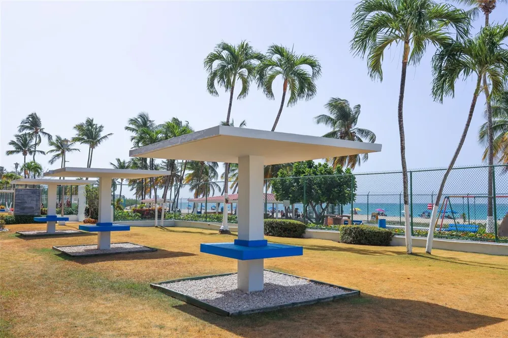 5349 AVE. ISLA VERDE #601 Carolina, PR 00979