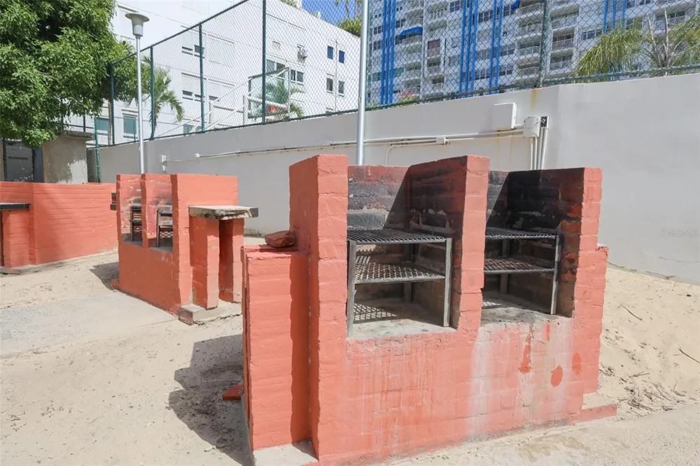 5349 AVE. ISLA VERDE #601 Carolina, PR 00979
