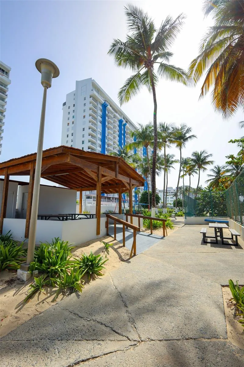 5349 AVE. ISLA VERDE #601 Carolina, PR 00979