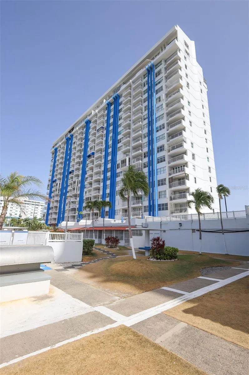 5349 AVE. ISLA VERDE #601 Carolina, PR 00979