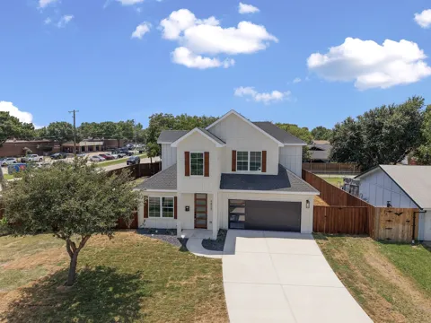 3825 Williamsburg Drive