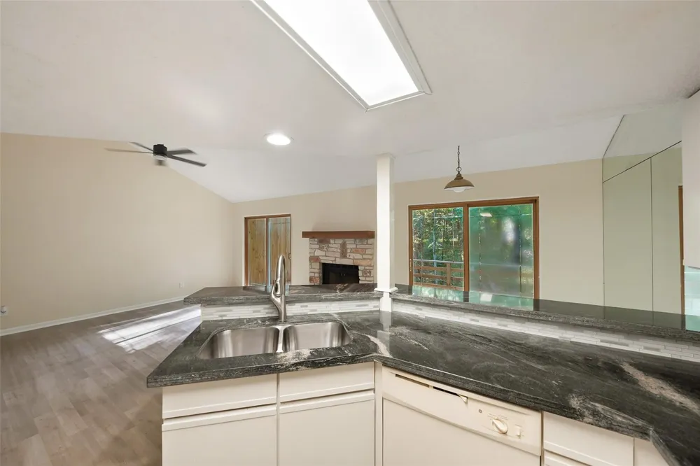 94 Villa Way Coldspring, TX 77331