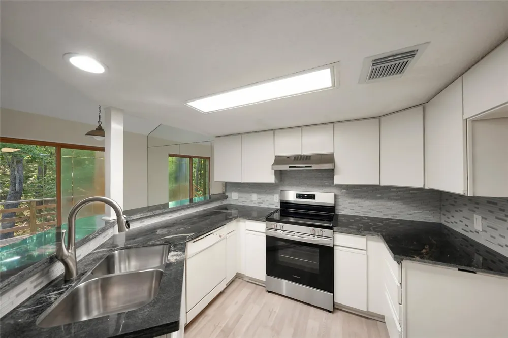 94 Villa Way Coldspring, TX 77331