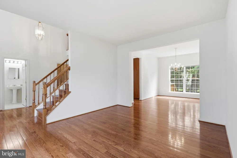 9121 DARTFORD PLACE Bristow, VA 20136