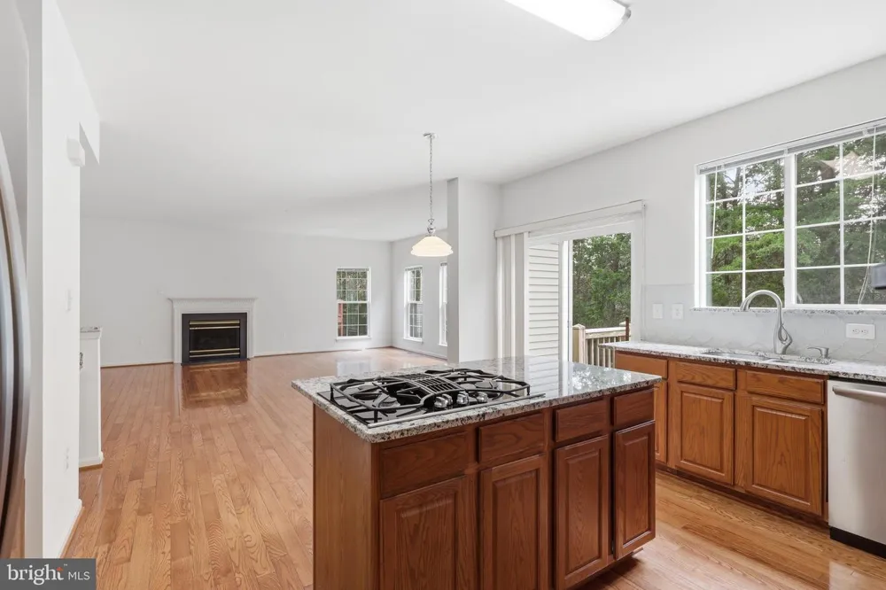 9121 DARTFORD PLACE Bristow, VA 20136