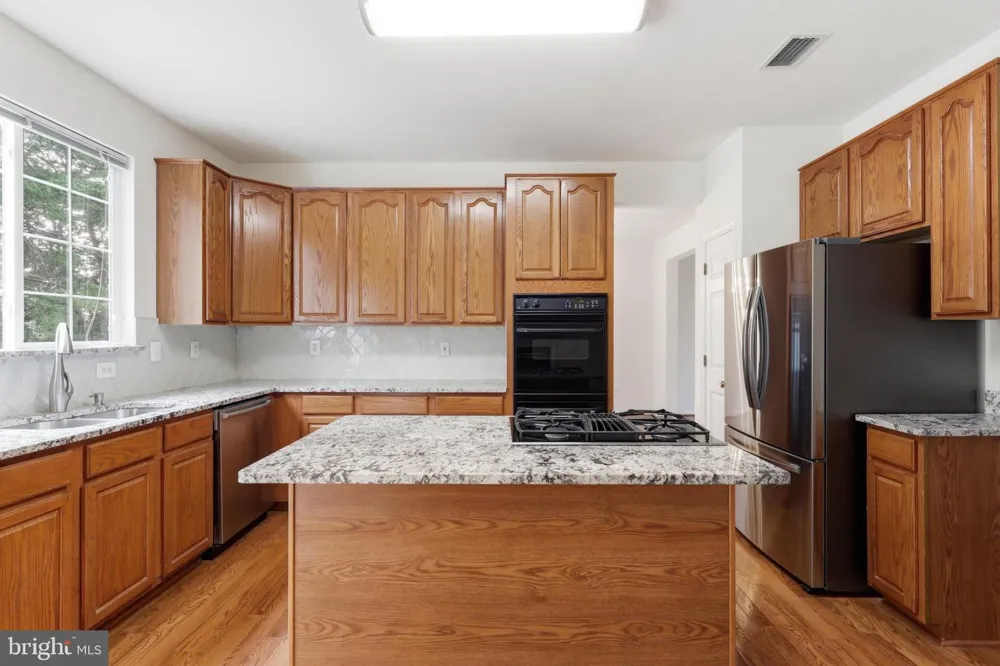 9121 DARTFORD PLACE Bristow, VA 20136