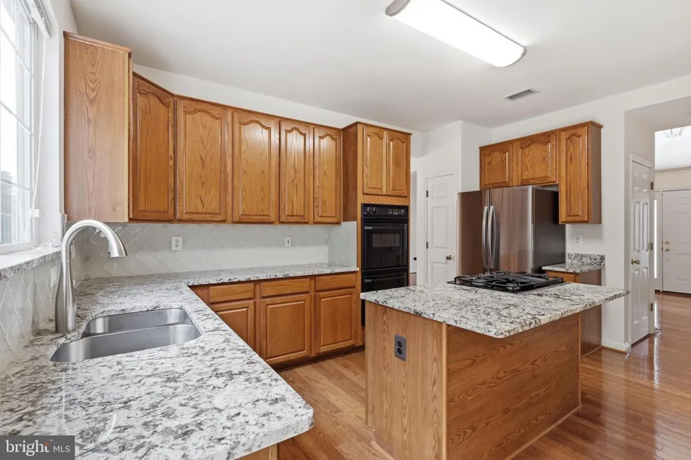 9121 DARTFORD PLACE Bristow, VA 20136