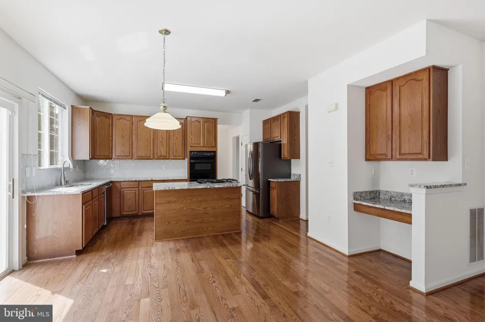 9121 DARTFORD PLACE Bristow, VA 20136