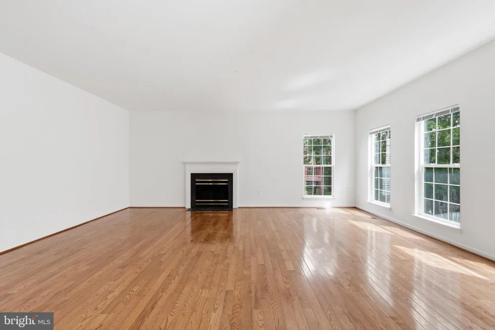 9121 DARTFORD PLACE Bristow, VA 20136