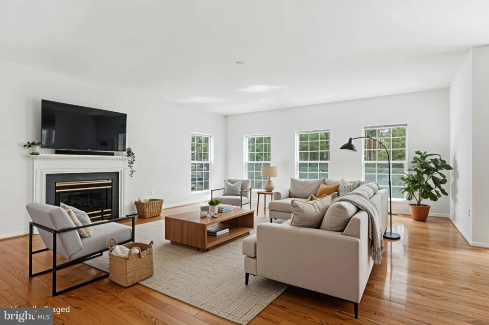 9121 DARTFORD PLACE Bristow, VA 20136