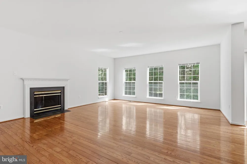9121 DARTFORD PLACE Bristow, VA 20136