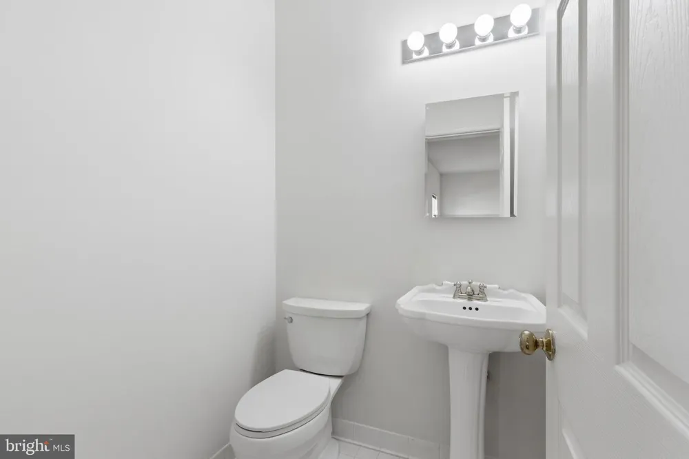 9121 DARTFORD PLACE Bristow, VA 20136