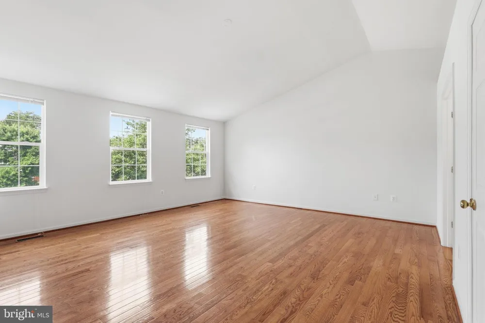 9121 DARTFORD PLACE Bristow, VA 20136