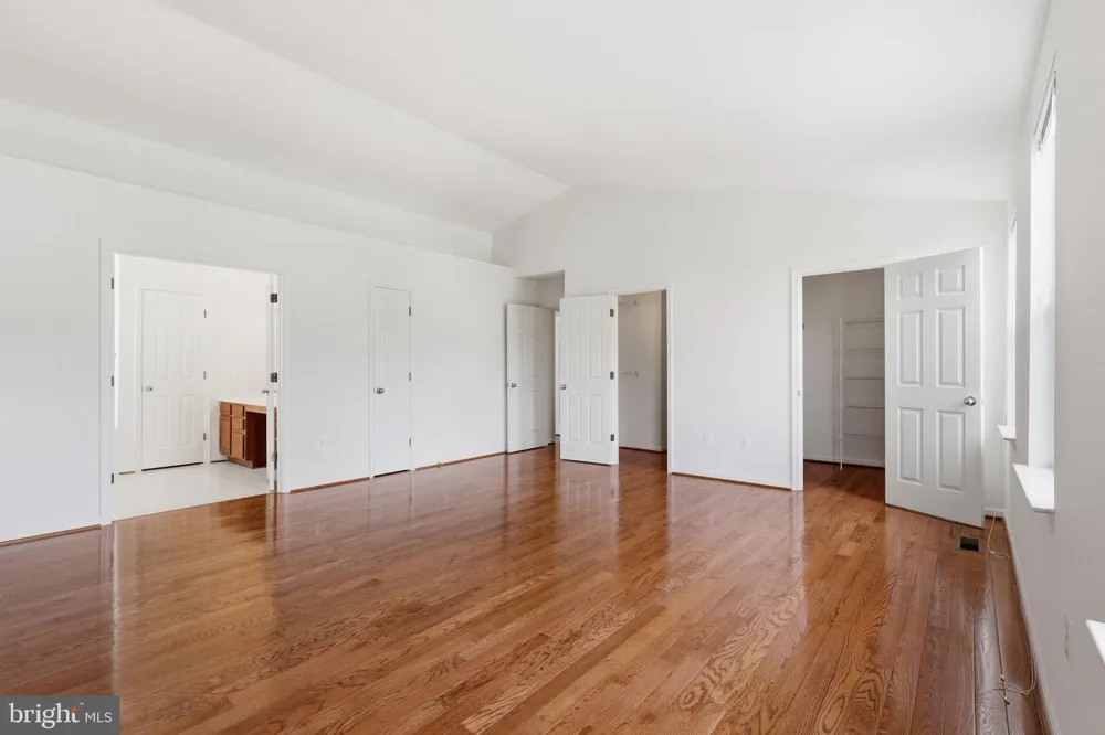 9121 DARTFORD PLACE Bristow, VA 20136