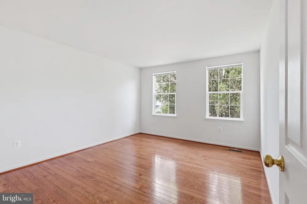 9121 DARTFORD PLACE Bristow, VA 20136