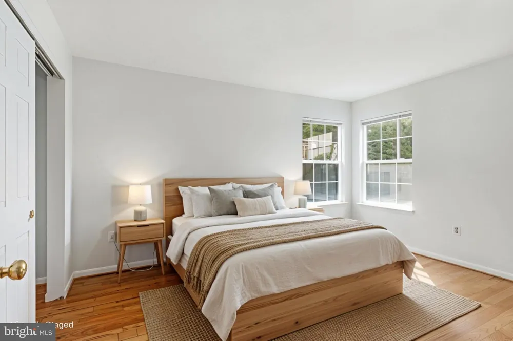 9121 DARTFORD PLACE Bristow, VA 20136