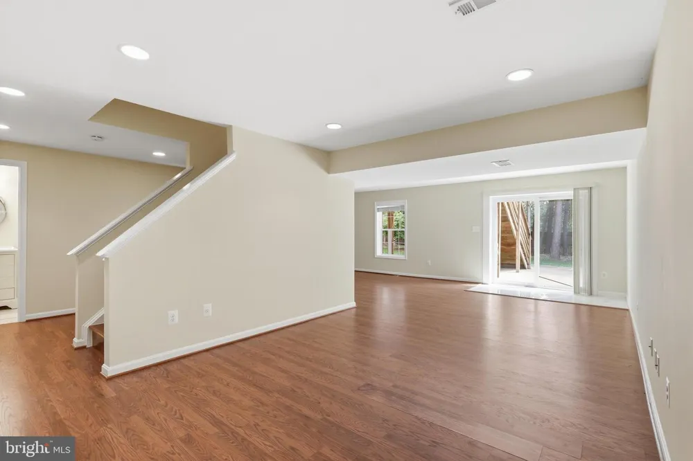 9121 DARTFORD PLACE Bristow, VA 20136