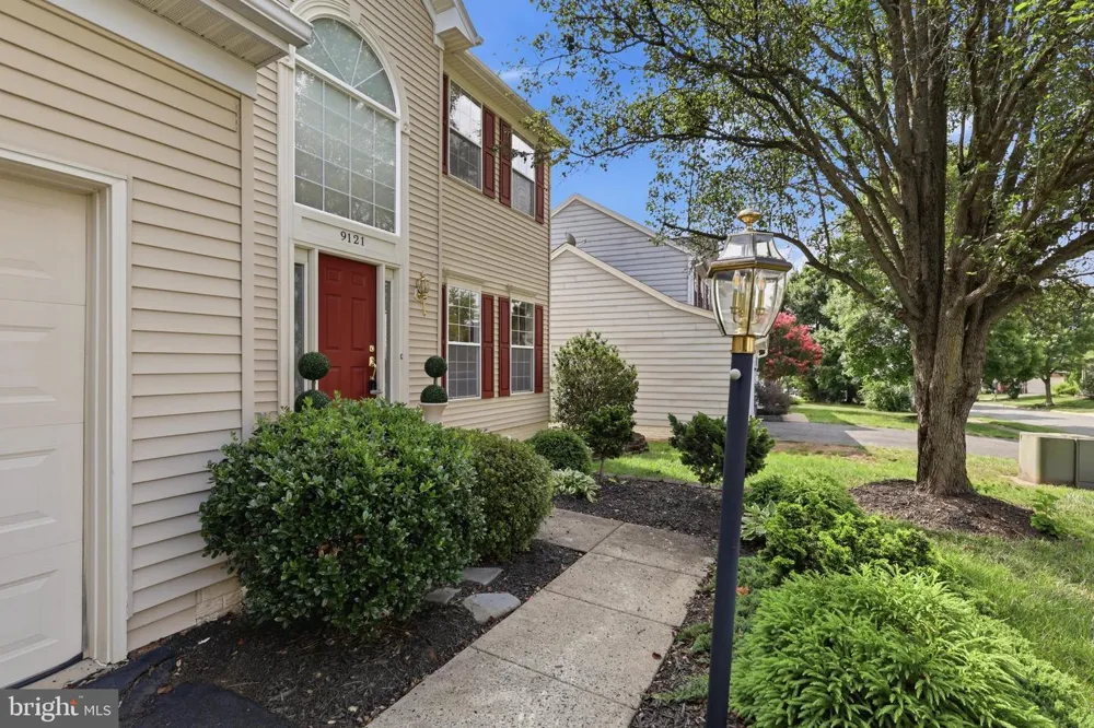 9121 DARTFORD PLACE Bristow, VA 20136