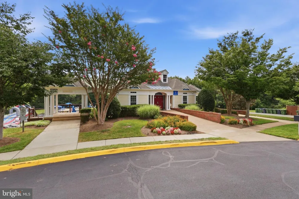 9121 DARTFORD PLACE Bristow, VA 20136