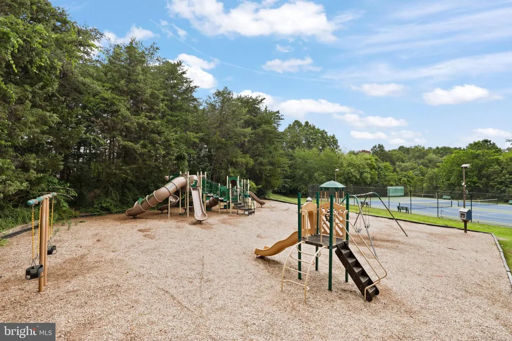 9121 DARTFORD PLACE Bristow, VA 20136