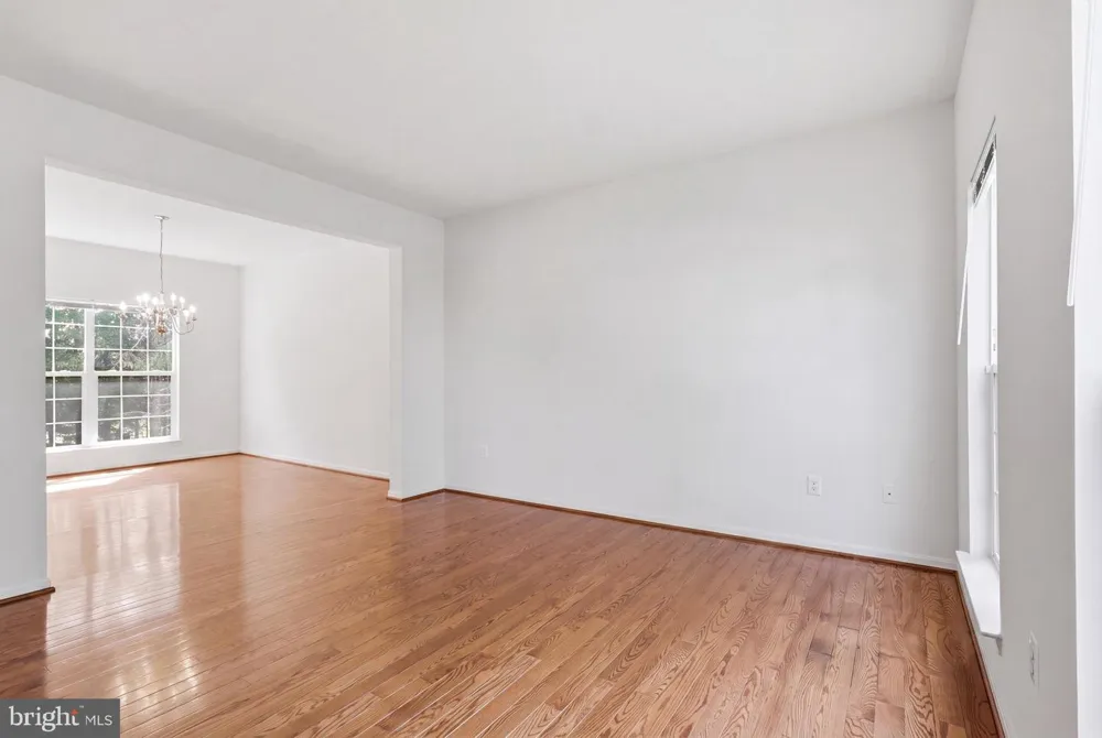 9121 DARTFORD PLACE Bristow, VA 20136