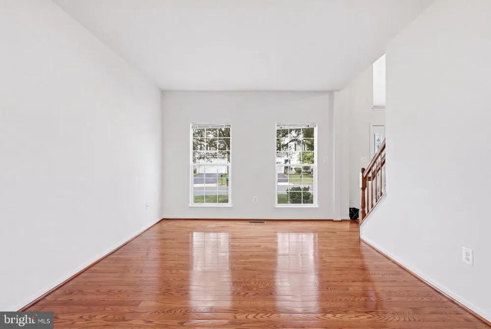 9121 DARTFORD PLACE Bristow, VA 20136
