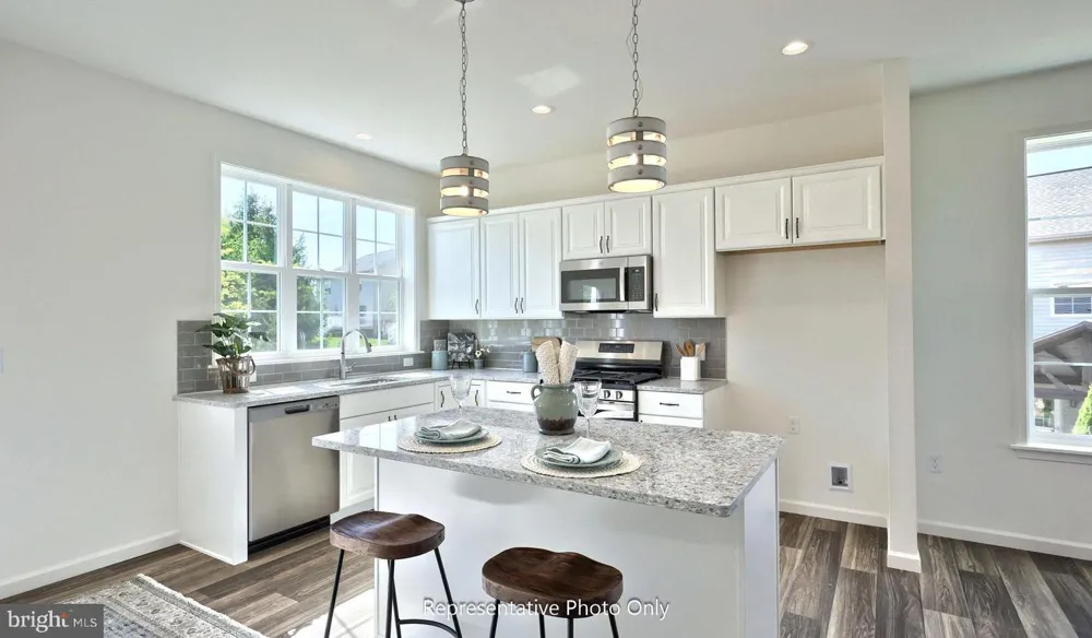 31 ARCADIA DRIVE Elizabethtown, PA 17022