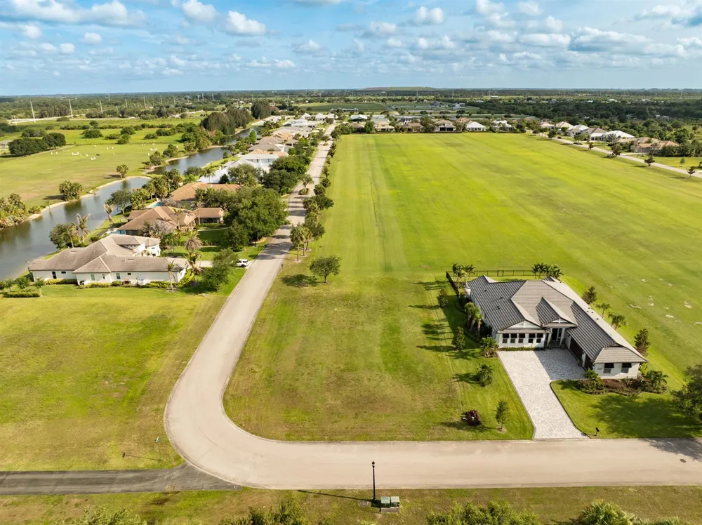7625 Polo Grounds Lane Vero Beach, FL 32966