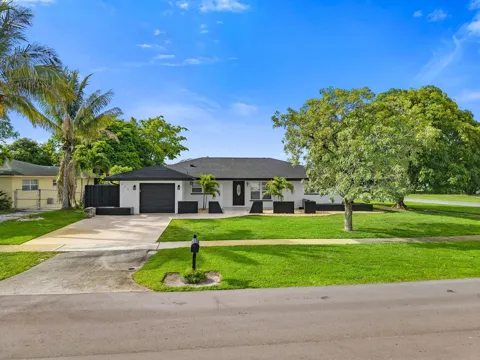 908 Hibiscus Drive