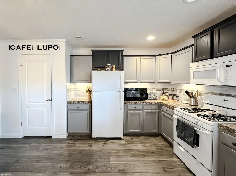 50214 Ambleside Court Shelby Charter Township, MI 48315