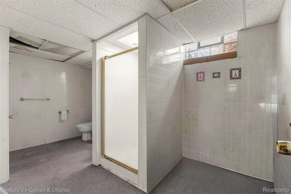 14050 Garfield Redford Charter Township, MI 48239