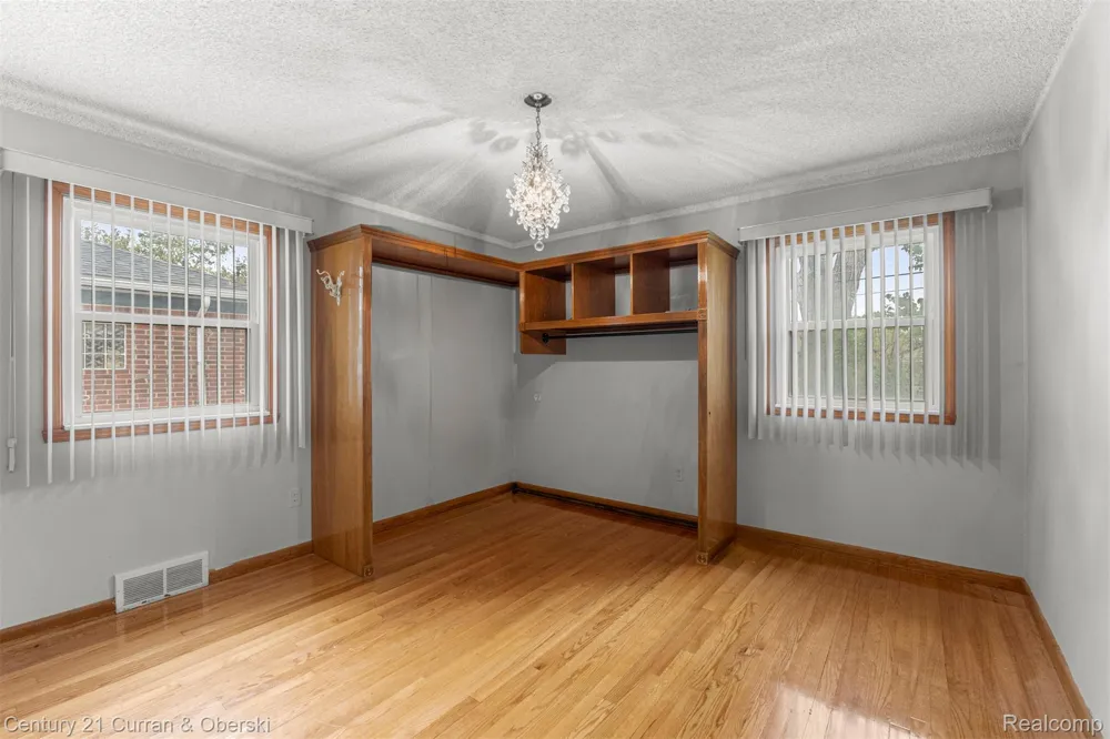 14050 Garfield Redford Charter Township, MI 48239