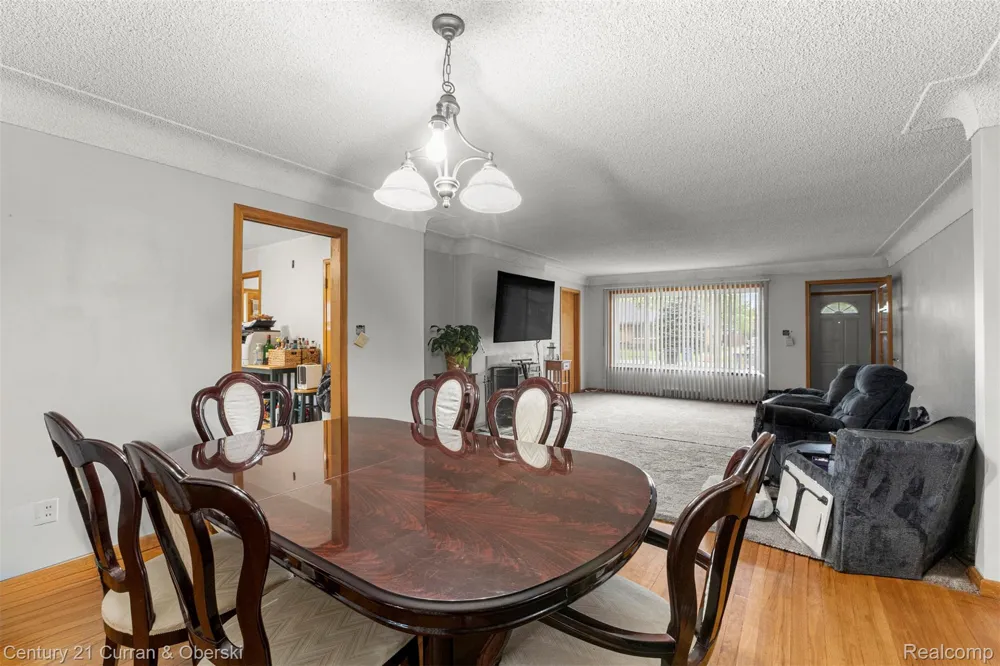 14050 Garfield Redford Charter Township, MI 48239