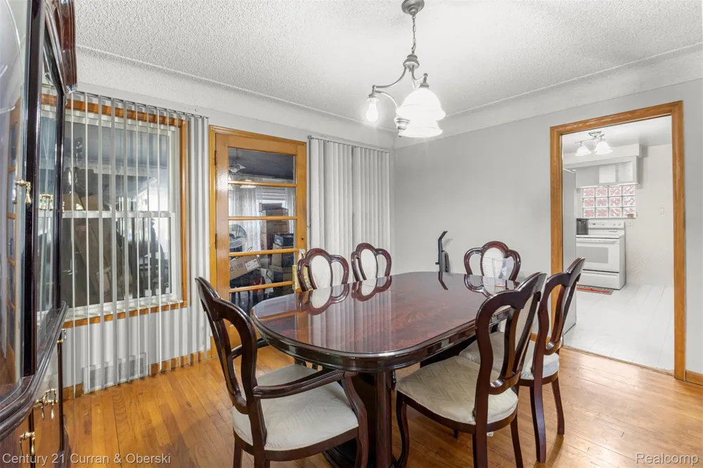 14050 Garfield Redford Charter Township, MI 48239