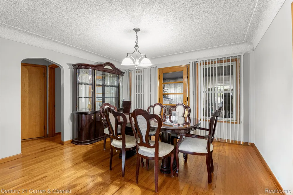 14050 Garfield Redford Charter Township, MI 48239