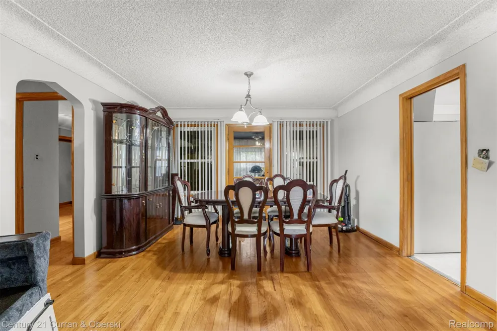 14050 Garfield Redford Charter Township, MI 48239