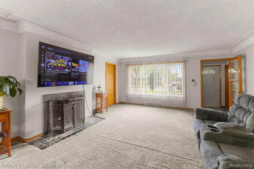 14050 Garfield Redford Charter Township, MI 48239