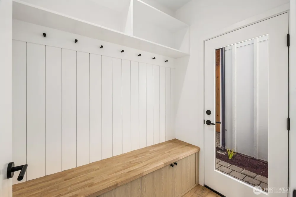 520 102nd Street Seattle, WA 98133